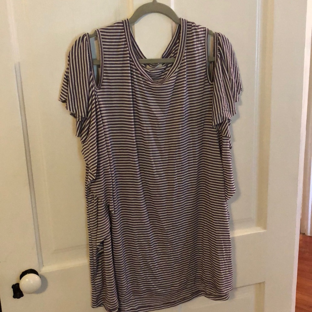 Boutique cold shoulder blouse
